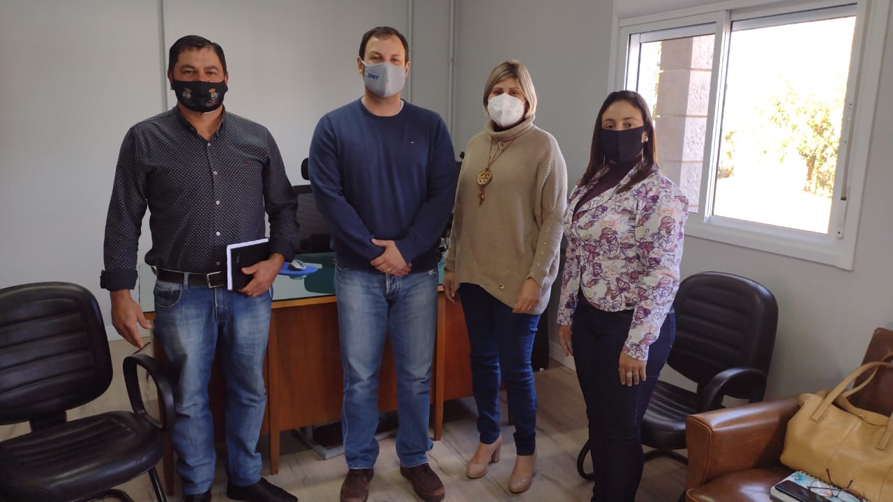 Parlamentares vão em busca de melhorias para o distrito de Barretos.