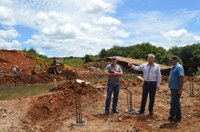 Presidente visita  obras da nova ponte sobre o Rio Bernardo José.