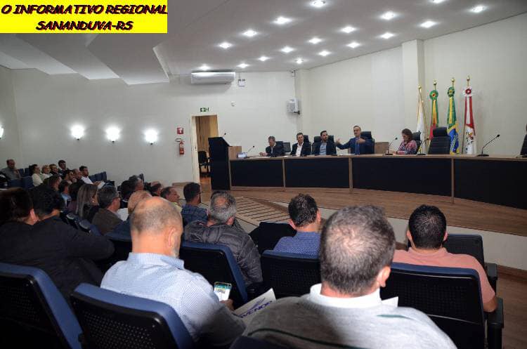 Vereadores participam de Palestra sobre Reforma Política no Plenário da Câmara Municipal de Vereadores de Caseiros.