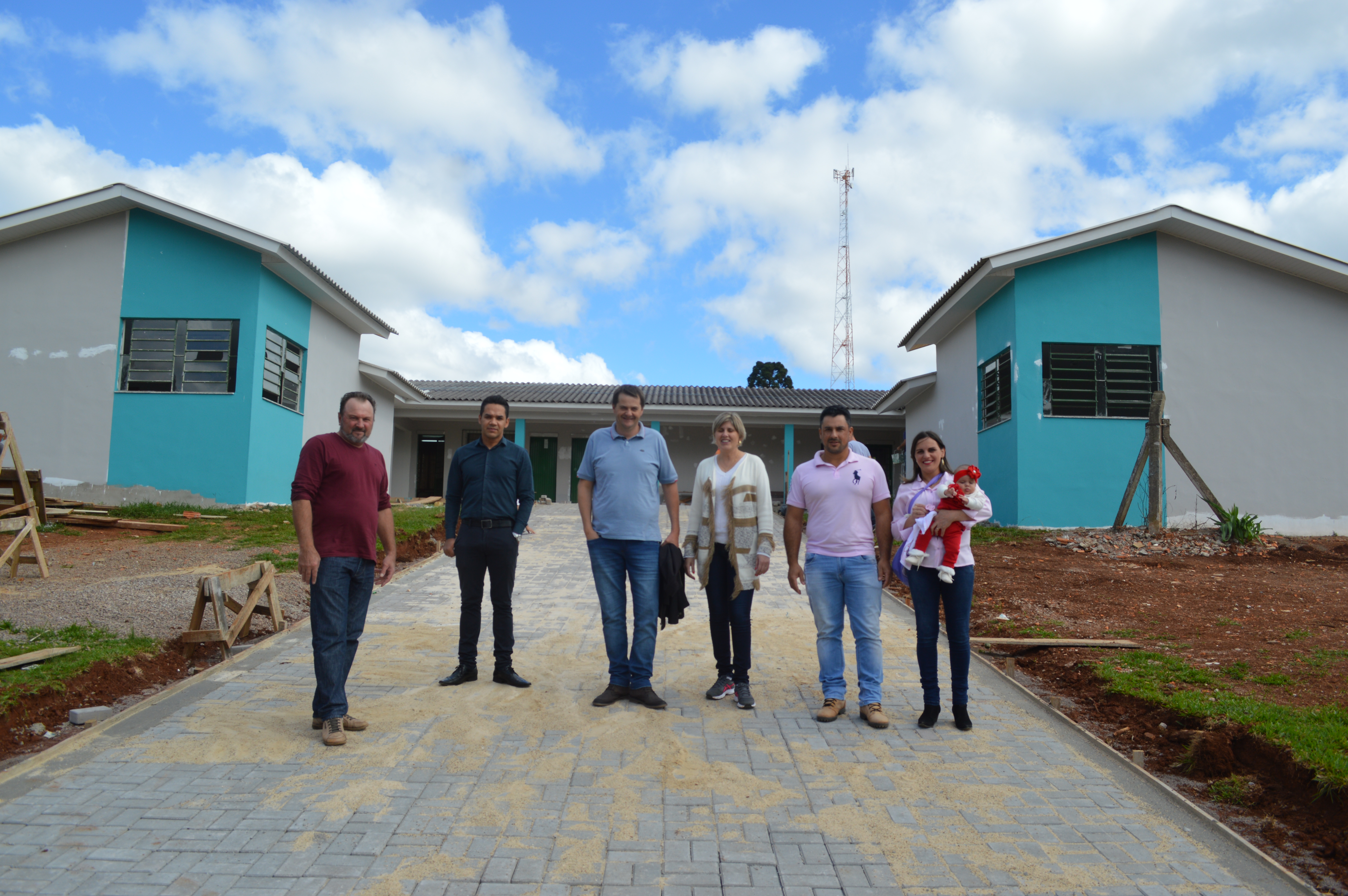 Parlamentares visitam obras na Escola Horácio.